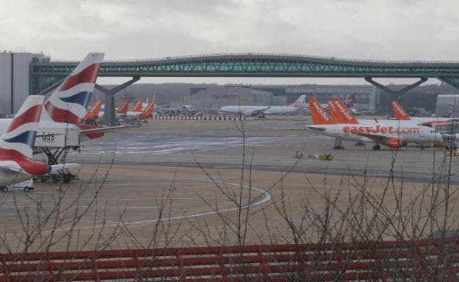 UK : गैटविक एयरपोर्ट पर ड्रोन के आपराधिक इस्तेमाल मामले में दो गिरफ्तार