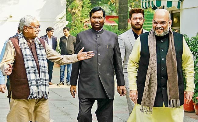 एनडीए का सीट बंटवारा फाइनल, 17-17 पर जदयू-भाजपा व 6 सीटों पर लड़ेगी लोजपा, नीतीश, शाह और रामविलास ने कही ये बात