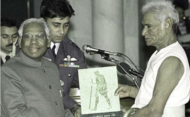 जयंती : इसलिए लोगों के दिलों में बसते थे समाजसेवी बाबा आमटे