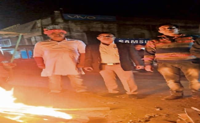 कोयलांचल में आज से और बढ़ेगी ठंड, जगह-जगह जले सरकारी अलाव