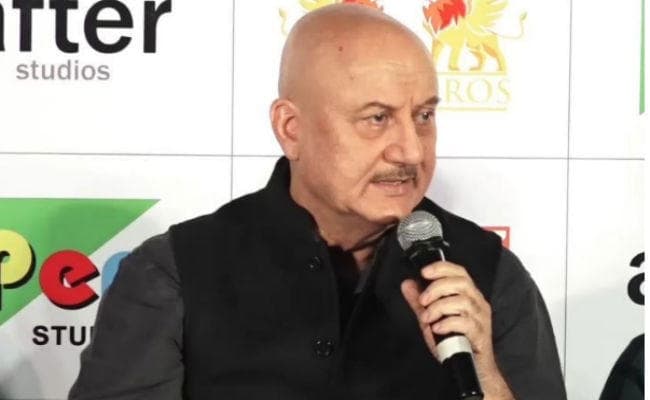 नसीरुद्दीन शाह के बयान पर बोले अनुपम खेर, कहा- वह मेरे सीनियर हैं और...