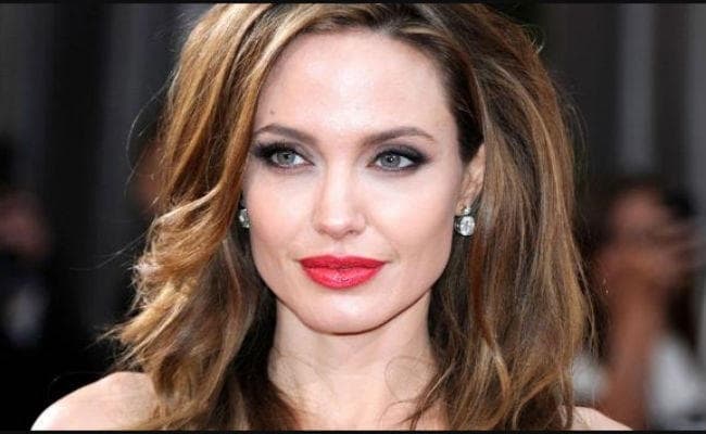 एंजेलिना जोली ने राजनीति में आने की अटकलों को दी हवा