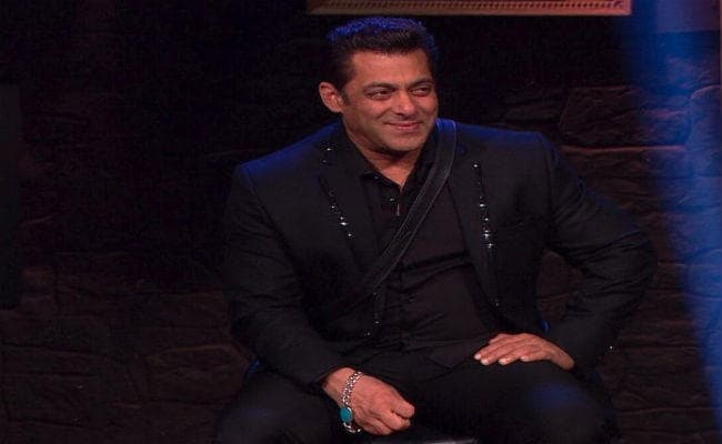 Bigg Boss में घरवालों ने सलमान खान के साथ किया नये साल का स्वागत