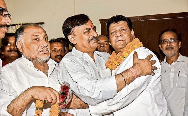 बिहार प्रदेश कांग्रेस में अध्यक्ष पद के लिए आंतरिक गुटबाजी तेज, कौकस में घिरे कौकब कादरी, जानें