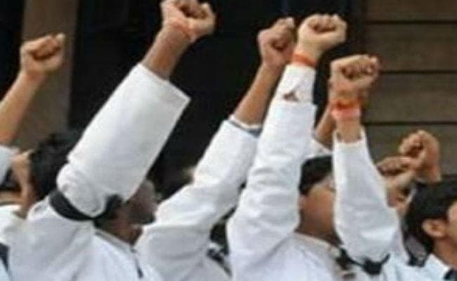 आज भी हड़ताल पर रहेंगे जूनियर डॉक्टर, अस्पतालों में ओपीडी बाधित, ऑपरेशन टले