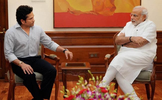 फेसबुक पर सबसे चर्चित सांसदों में छाये रहे प्रधान मंत्री नरेंद्र मोदी और सचिन तेंडुलकर