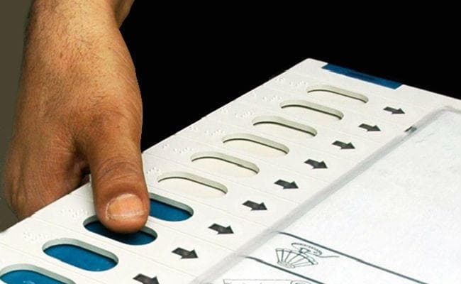 चुनाव घोषणा के बाद बढ़ी राजनीतिक सरगर्मी, मतदाता उदासीन