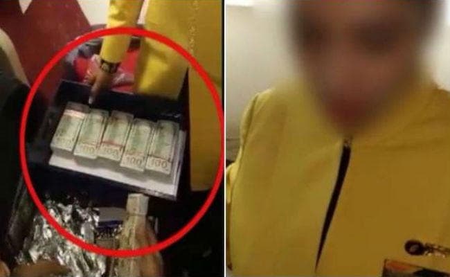 जेट एयरवेज की एयर होस्टेस डॉलर्स के बंडल के साथ गिरफ्तार, हवा में करती थी हवाला कारोबार