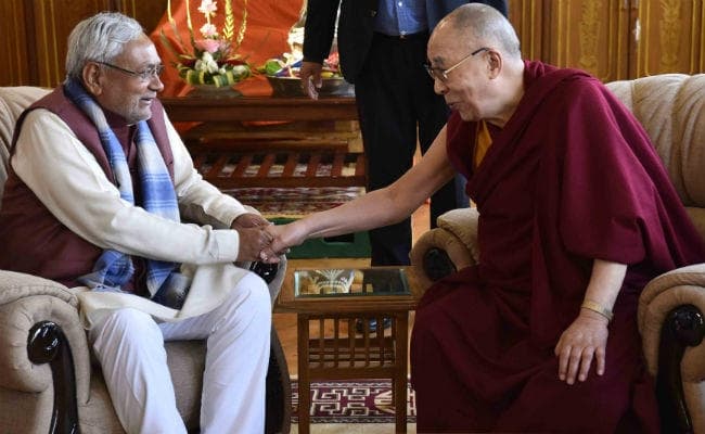 दलाई लामा की CM नीतीश से अपील, मगध यूनिवर्सिटी में बुद्धिज्म पर व्यापक रूप से शुरू कराएं कोर्स