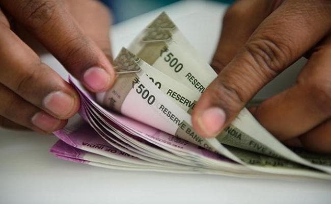 बिहार : बीस हजार रिश्वत लेते निगरानी के हत्थे चढ़े प्रखंड शिक्षा अधिकारी