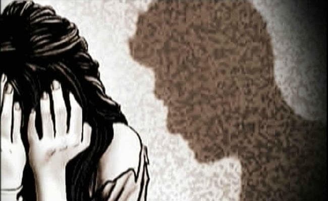 मेले से अगवा कर 10वीं की छात्रा के साथ गैंग रेप