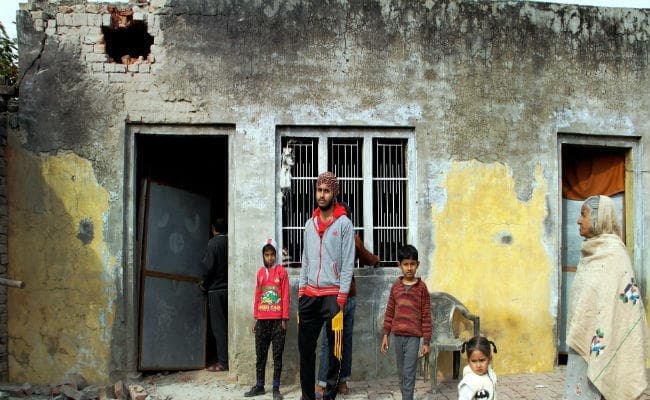 पाकिस्तानी गोलाबारी में दो नागरिक की मौत, एक जवान शहीद, बोले भामरे- दिया जाएगा करारा जवाब