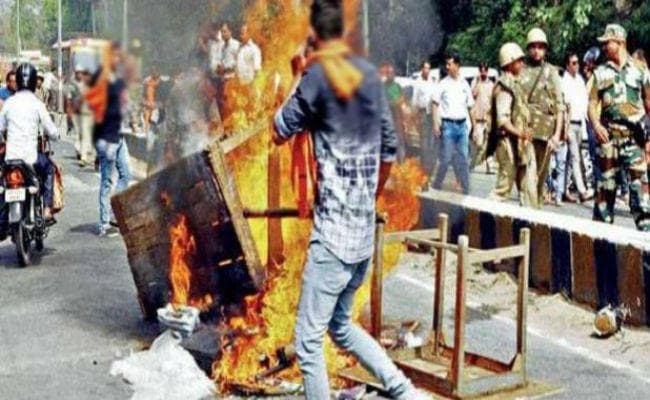 जनतंत्र को हिंसा से बचाना होगा