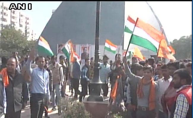 अब आगरा-फिरोजाबाद में वीएचपी-बजरंग दल की तिरंगा यात्रा, प्रशासन चौकस