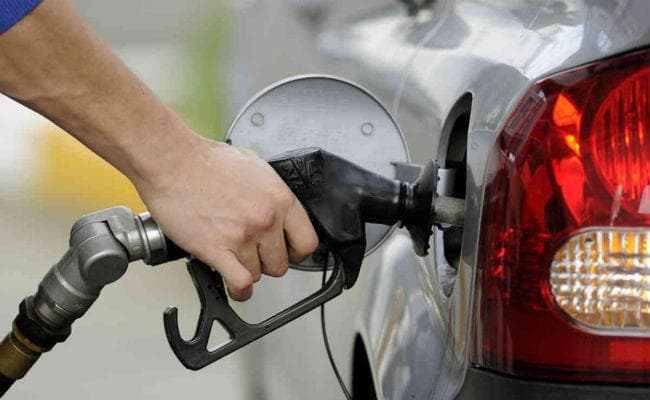 Budget से 8 रुपये सस्ता हुआ पेट्रोल-डीजल, तो इतने का रोड सेस भी जुटा, जानें…