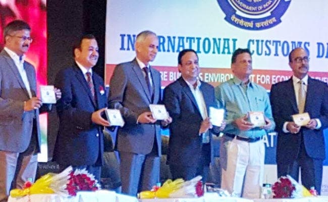 बिहार के इस अफसर ने लिखा जीएसटी गीत, शाहरुख खान की मौजूदगी में किया गया रिलीज