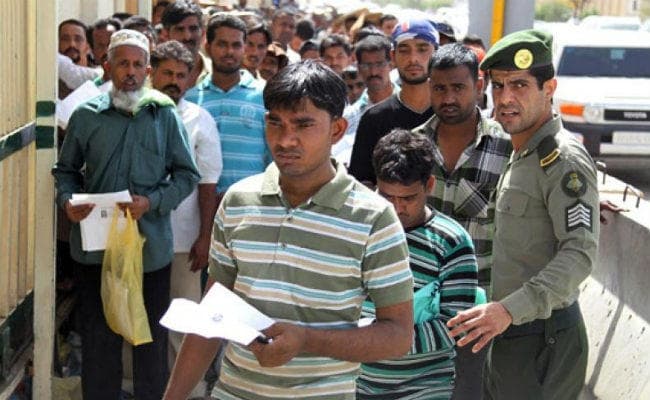 अमेरिका के बाद अब सऊदी ने भी बढ़ायी भारतीय कामगारों की मुश्किलें, 12 क्षेत्र में नहीं कर पायेंगे नौकरी