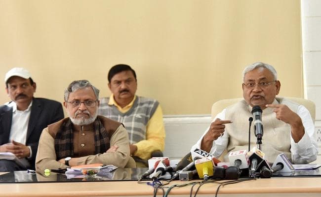 नीतीश बोले, मुझे निशाना बनाने को काफिले पर हमला