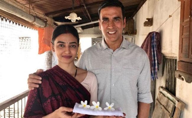 जब दो कलाकारों ने सैनेटरी नैपकीन छूने से कर दिया था इनकार