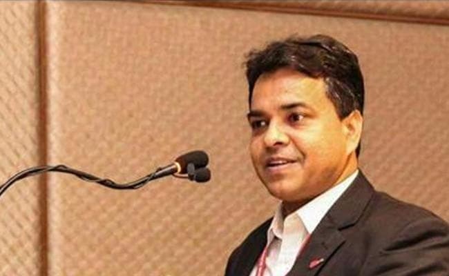 WhatsApp के जरिये पिछड़े लोगों के जीवन में बदलाव ला रहे हैं झारखंड के धनंजय कुमार सिंह