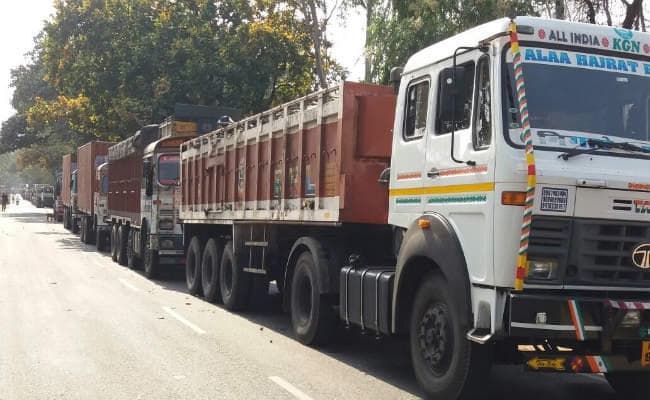 कोडरमा घाटी में 36 घंटे बाद चालू हो पाया आवागमन, हल्दिया की टेक्नीशियनों ने पायी सफलता