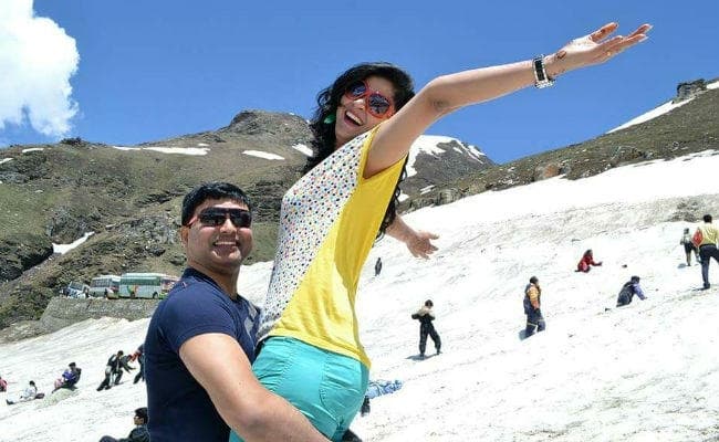 प्रेम चढ़ा परवान, तो अधिकारी बन पूरा किया अंतरजातीय विवाह का संकल्प, परिवार की भी मिली इजाजत