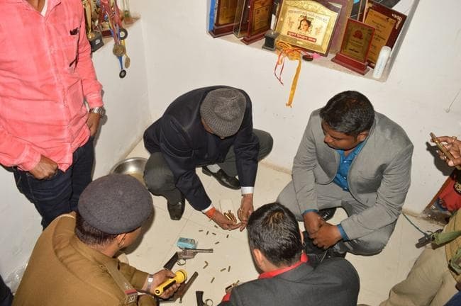 बोकारो : पत्नी के पास नयी टी-शर्ट देख खोया आपा, पूर्व अंतरराष्ट्रीय फुटबॉलर ने की दोस्त की हत्या