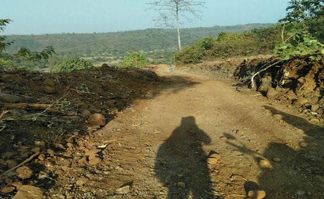 GOOD NEWS : सरकारी मदद नहीं मिली, तो श्रमदान कर ग्रामीणों ने बना दी पांच किमी लंबी सड़क