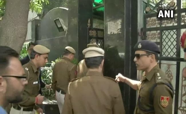 दो थप्पड़ के आरोप में, मुख्यमंत्री के घर छापेमारी, जज की हत्या पर चुप्पी क्यों- केजरीवाल