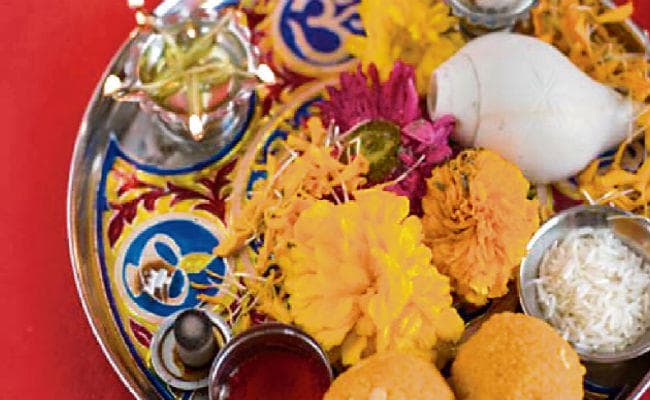 फाल्गुन मास की पूर्णिमा यानी होली के दिन करें ये उपाय, दूर होगी तंगी