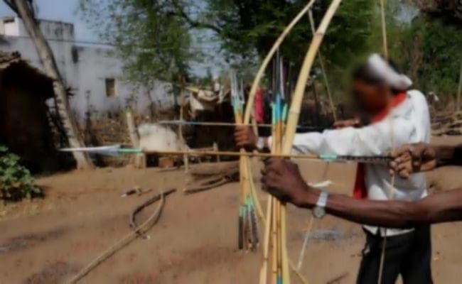 झारखंड : खूंटी के अड़की स्थित कुरूंगा गांव की घटना, ग्रामीणों का उग्र रूप देख लौटे जवान, रोका छापेमारी