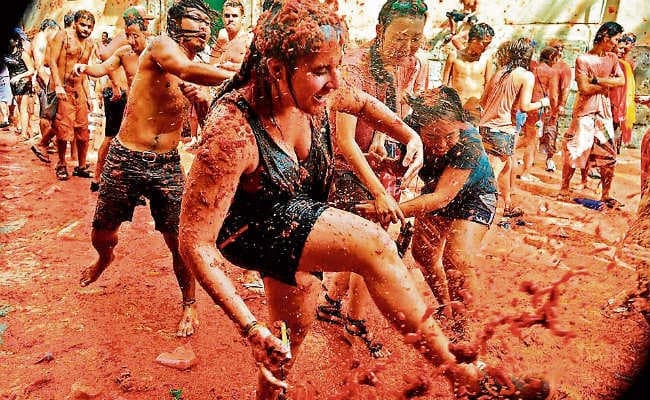 होली का त्योहार न करे सेहत पर वार, ध्यान रखें ये बातें