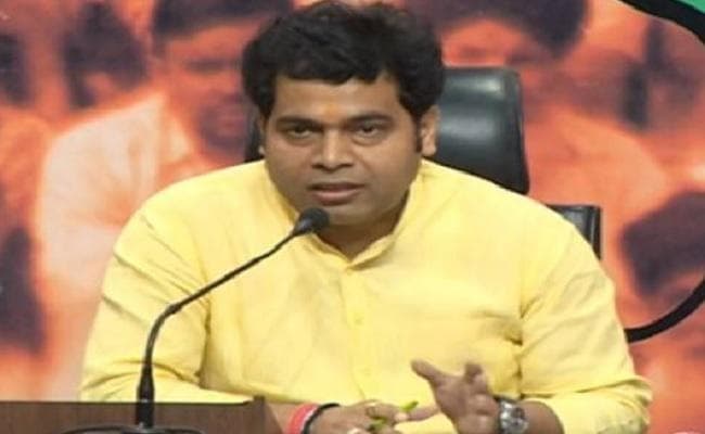 जनता को ‘बुआ-भतीजे'' की ‘डील'' नहीं, मोदी-योगी का काम पसंद : ऊर्जा मंत्री