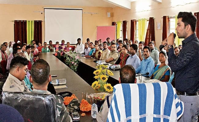 झारखंड : 141 गांवों के ग्राम प्रधान व प्रमुख हुए शामिल, कहा पत्थलगड़ी सही, पर वर्तमान स्वरूप विकास विरोधी