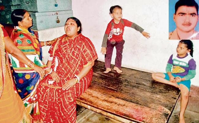 बिहार : छत्तीसगढ़ में शहीद मुंगेर के लाल के घर मचा कोहराम, संध्या 5:30 में थाने से मिली सूचना, भाइयों में था सबसे छोटा