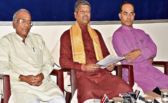 झारखंड : विदेशी फंडिंग व धर्मांतरण पर रोक लगी, तो राष्ट्रविरोधी शक्तियां करने लगीं पत्थलगड़ी