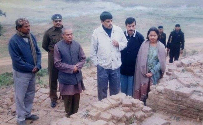 केदारनाथ सिंह को श्रद्धांजलि : क्योंकि जाना हिंदी की सबसे खौफनाक क्रिया है...