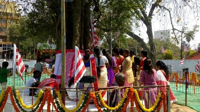 झारखंड में आज प्रकृति पर्व सरहुल की धूम, देखें तसवीरें