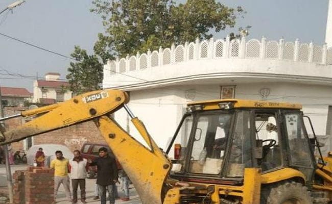 एक दर्जन जगहों में निगम की टीम पहुंच कर दी अंतिम चेतावनी