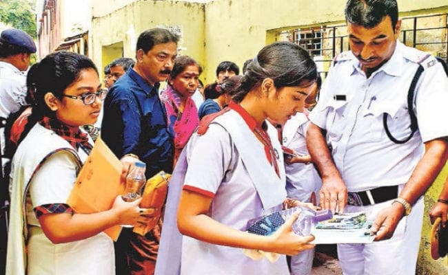 कोलकाता : मालदा में फर्स्ट लैंग्वेज का पेपर लीक होने की अफवाह