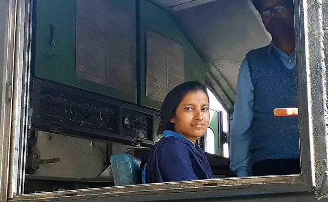 बिहार : बुलंद हौसले ने दिलायी कामयाबी, पिंकी अब धड़ल्ले से पटरी पर दौड़ा रही ट्रेन, जानें