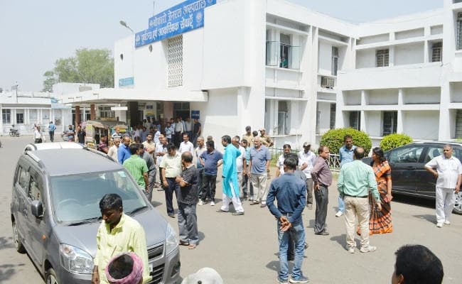 Jharkhand : बोकारो जेनरल अस्पताल में मर रहा था बच्चा, कागजी कार्रवाई कर रहे थे डॉक्टर