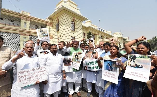 बिहार विधानसभा : विधायकों ने SC-ST एक्ट पर अदालती आदेश को लेकर विरोध जताया