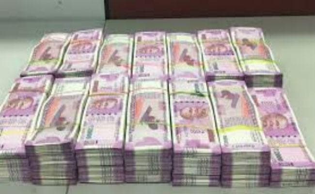 बिहार : नोटबंदी के बाद पकड़ी गयी नकली नोटों की बड़ी खेप, पाकिस्तान से छपकर आ रहे ये नोट