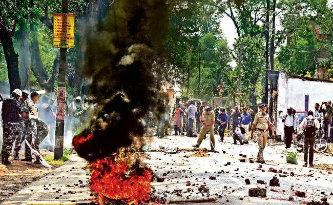 भारत बंद पर रांची, जमशेदपुर में हिंसा, मेदिनीनगर, कोडरमा और मधुपुर में रोकी ट्रेनें, झड़प में कई घायल