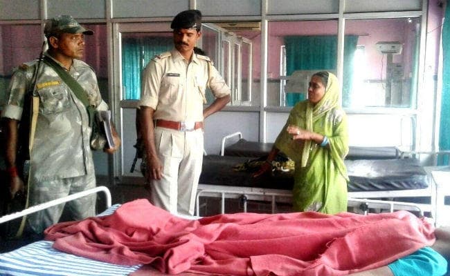#Jharkhand : ''लड़की धरती का बोझ है'' लिखकर बैराज में कूदी नाबालिग, लोगों की मदद से बची जान