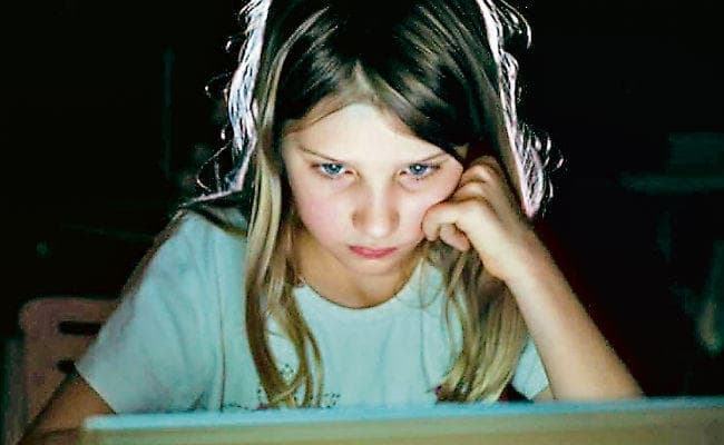 बच्चों के लिए खतरनाक बनता इंटरनेट, भारत में तेजी से बढ़ रहा जोखिम, जानें कैसे