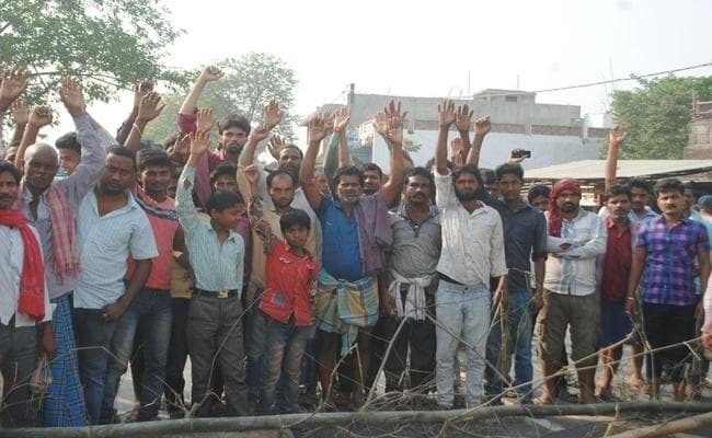 बिहार : अररिया जिले के कालाबलुआ में दो की हत्या कर शव फेंका, ग्रामीणों में आक्रोश