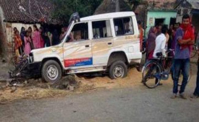 पुलिस वैन से गर्भवती महिला की कुचलकर मौत, गाड़ी से शराब की बोतल और मुर्गा बरामद