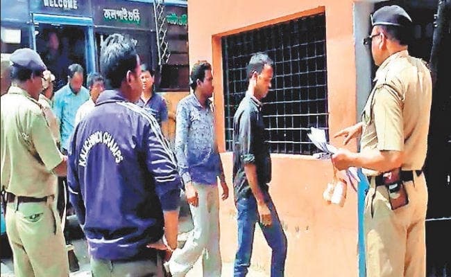 बंगाल पंचायत चुनाव : भाजपा समर्थकों की धर-पकड़, 23 भाजपाई भेजे गये जेल, जानिए क्या कहना है तृणमूल का